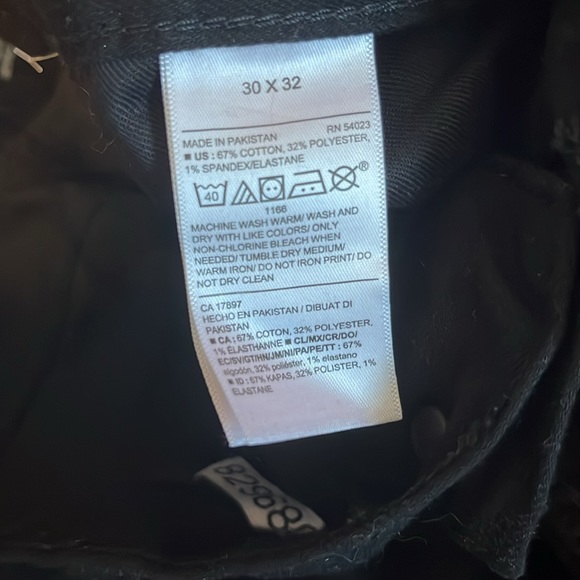 Like new! Old Navy never fade dark black jeans. Slim fit. Perfect condition! - Picture 4 of 7